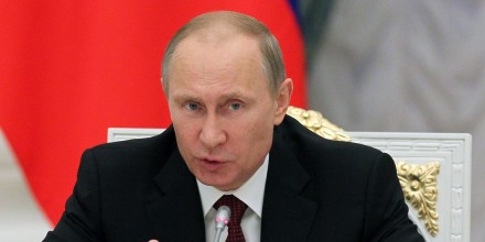 Vaccino Covid, l'annuncio di Putin: «Russia lo ha registrato»